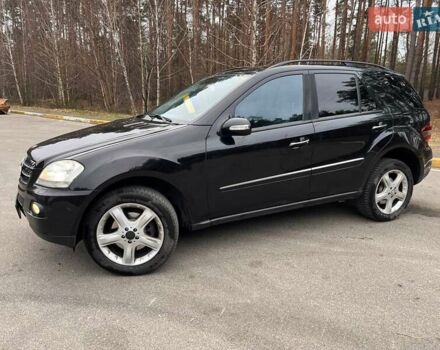 Чорний Мерседес М-Клас, об'ємом двигуна 3 л та пробігом 284 тис. км за 7300 $, фото 7 на Automoto.ua