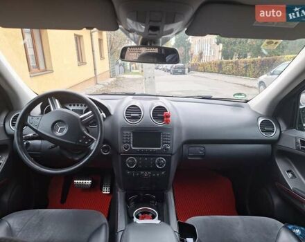 Черный Мерседес М-Класс, объемом двигателя 2.99 л и пробегом 281 тыс. км за 14000 $, фото 7 на Automoto.ua