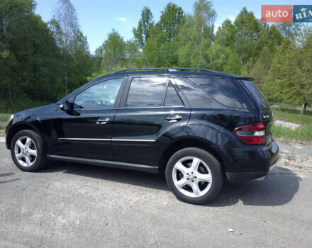 Черный Мерседес М-Класс, объемом двигателя 3.5 л и пробегом 290 тыс. км за 10500 $, фото 4 на Automoto.ua