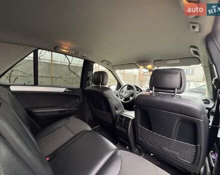 Черный Мерседес М-Класс, объемом двигателя 2.99 л и пробегом 270 тыс. км за 13600 $, фото 7 на Automoto.ua