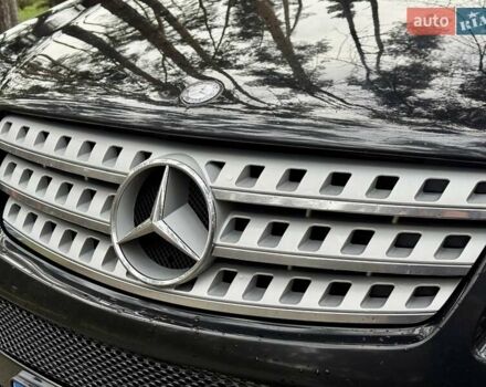 Черный Мерседес М-Класс, объемом двигателя 3.5 л и пробегом 174 тыс. км за 10999 $, фото 73 на Automoto.ua