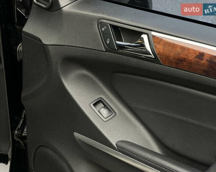 Черный Мерседес М-Класс, объемом двигателя 3.5 л и пробегом 265 тыс. км за 14300 $, фото 64 на Automoto.ua