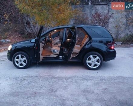 Чорний Мерседес М-Клас, об'ємом двигуна 3.5 л та пробігом 234 тис. км за 13500 $, фото 22 на Automoto.ua