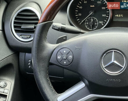 Черный Мерседес М-Класс, объемом двигателя 3.5 л и пробегом 265 тыс. км за 14300 $, фото 49 на Automoto.ua