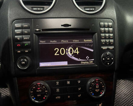 Черный Мерседес М-Класс, объемом двигателя 3.5 л и пробегом 196 тыс. км за 15000 $, фото 12 на Automoto.ua