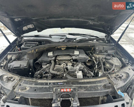 Черный Мерседес М-Класс, объемом двигателя 3.5 л и пробегом 242 тыс. км за 8500 $, фото 7 на Automoto.ua