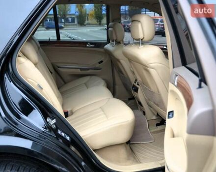 Чорний Мерседес М-Клас, об'ємом двигуна 3.5 л та пробігом 197 тис. км за 9999 $, фото 32 на Automoto.ua