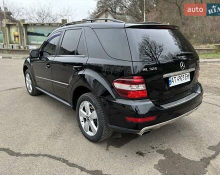 Чорний Мерседес М-Клас, об'ємом двигуна 2.99 л та пробігом 370 тис. км за 10900 $, фото 8 на Automoto.ua