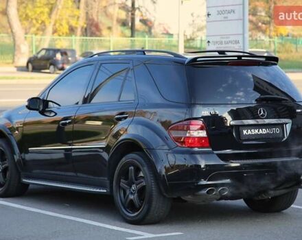 Чорний Мерседес М-Клас, об'ємом двигуна 6.21 л та пробігом 237 тис. км за 11500 $, фото 3 на Automoto.ua