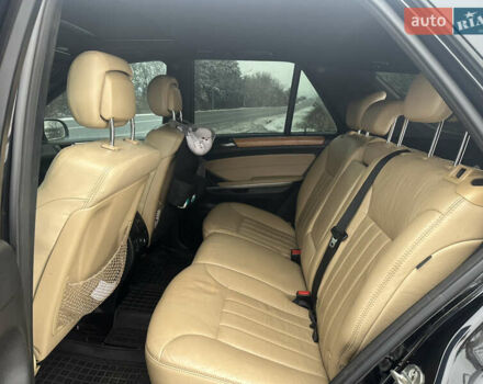 Черный Мерседес М-Класс, объемом двигателя 3.5 л и пробегом 242 тыс. км за 8500 $, фото 5 на Automoto.ua