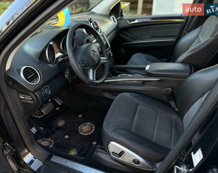 Чорний Мерседес М-Клас, об'ємом двигуна 2.99 л та пробігом 276 тис. км за 15799 $, фото 13 на Automoto.ua