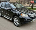 Чорний Мерседес М-Клас, об'ємом двигуна 3 л та пробігом 255 тис. км за 14000 $, фото 4 на Automoto.ua