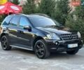Черный Мерседес М-Класс, объемом двигателя 5.5 л и пробегом 275 тыс. км за 13799 $, фото 1 на Automoto.ua