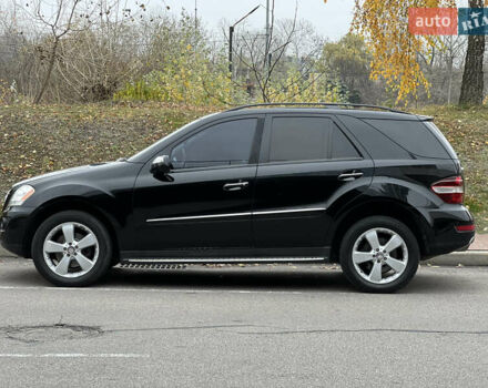 Черный Мерседес М-Класс, объемом двигателя 3.5 л и пробегом 265 тыс. км за 14300 $, фото 10 на Automoto.ua