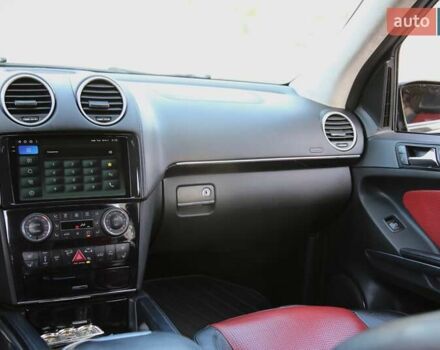 Чорний Мерседес М-Клас, об'ємом двигуна 6.21 л та пробігом 237 тис. км за 11500 $, фото 12 на Automoto.ua