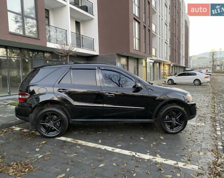 Чорний Мерседес М-Клас, об'ємом двигуна 3.5 л та пробігом 218 тис. км за 9500 $, фото 5 на Automoto.ua