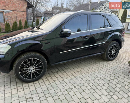 Черный Мерседес М-Класс, объемом двигателя 3 л и пробегом 177 тыс. км за 15300 $, фото 6 на Automoto.ua