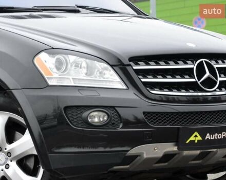 Чорний Мерседес М-Клас, об'ємом двигуна 3.5 л та пробігом 197 тис. км за 9999 $, фото 3 на Automoto.ua
