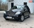 Черный Мерседес М-Класс, объемом двигателя 3.5 л и пробегом 365 тыс. км за 10500 $, фото 1 на Automoto.ua