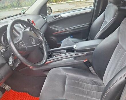 Черный Мерседес М-Класс, объемом двигателя 2.99 л и пробегом 281 тыс. км за 14000 $, фото 5 на Automoto.ua