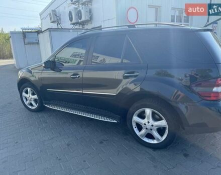 Чорний Мерседес М-Клас, об'ємом двигуна 3.5 л та пробігом 112 тис. км за 11500 $, фото 5 на Automoto.ua
