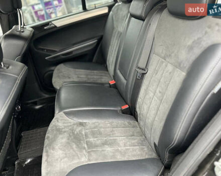 Черный Мерседес М-Класс, объемом двигателя 3.5 л и пробегом 276 тыс. км за 10499 $, фото 10 на Automoto.ua