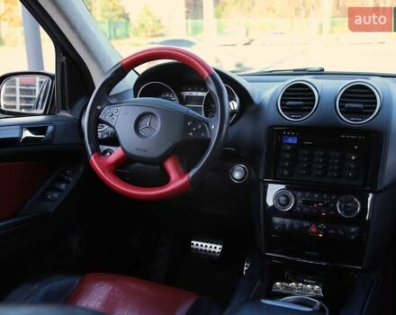 Чорний Мерседес М-Клас, об'ємом двигуна 6.21 л та пробігом 237 тис. км за 11500 $, фото 10 на Automoto.ua