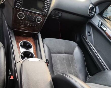 Черный Мерседес М-Класс, объемом двигателя 2.99 л и пробегом 310 тыс. км за 12500 $, фото 21 на Automoto.ua