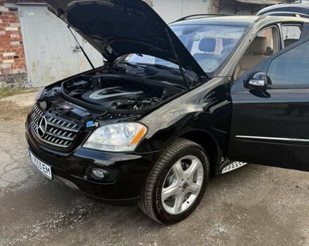 Черный Мерседес М-Класс, объемом двигателя 3.5 л и пробегом 221 тыс. км за 12800 $, фото 18 на Automoto.ua