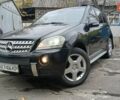 Черный Мерседес М-Класс, объемом двигателя 3.5 л и пробегом 230 тыс. км за 9999 $, фото 1 на Automoto.ua