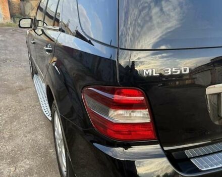 Черный Мерседес М-Класс, объемом двигателя 3.5 л и пробегом 221 тыс. км за 12800 $, фото 5 на Automoto.ua