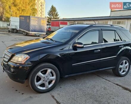 Мерседес М-Класс 2008 в Хмельницком на Automoto.ua Черный Мерседес М-Класс, объемом двигателя 3 л и пробегом 307 тыс. км за 10800 $, фото 6 на Automoto.ua