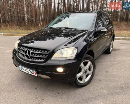 Чорний Мерседес М-Клас, об'ємом двигуна 3 л та пробігом 284 тис. км за 7300 $, фото 2 на Automoto.ua