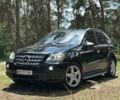 Черный Мерседес М-Класс, объемом двигателя 5.5 л и пробегом 255 тыс. км за 12000 $, фото 1 на Automoto.ua