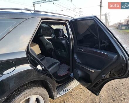 Черный Мерседес М-Класс, объемом двигателя 2.99 л и пробегом 310 тыс. км за 12500 $, фото 11 на Automoto.ua