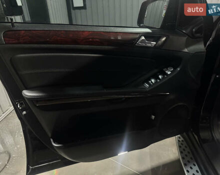 Черный Мерседес М-Класс, объемом двигателя 3.5 л и пробегом 196 тыс. км за 15000 $, фото 26 на Automoto.ua