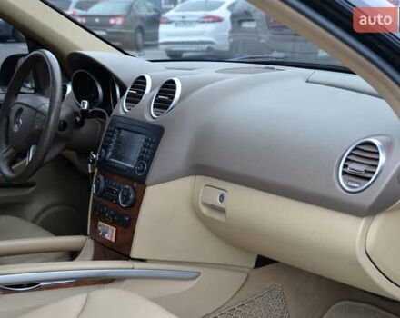 Чорний Мерседес М-Клас, об'ємом двигуна 3.5 л та пробігом 197 тис. км за 9999 $, фото 38 на Automoto.ua