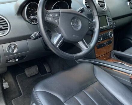 Черный Мерседес М-Класс, объемом двигателя 3.5 л и пробегом 100 тыс. км за 15000 $, фото 13 на Automoto.ua