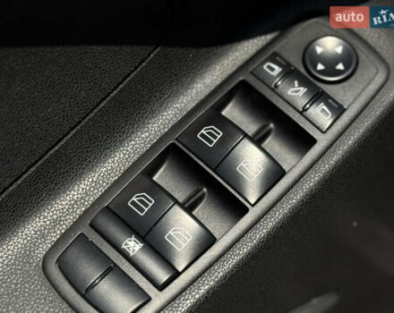 Черный Мерседес М-Класс, объемом двигателя 3.5 л и пробегом 287 тыс. км за 10800 $, фото 16 на Automoto.ua