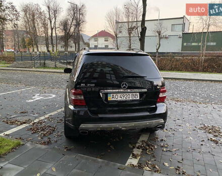 Чорний Мерседес М-Клас, об'ємом двигуна 3.5 л та пробігом 218 тис. км за 9500 $, фото 3 на Automoto.ua