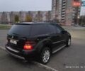 Черный Мерседес М-Класс, объемом двигателя 3.5 л и пробегом 237 тыс. км за 12000 $, фото 1 на Automoto.ua
