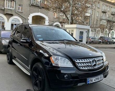 Черный Мерседес М-Класс, объемом двигателя 3.5 л и пробегом 100 тыс. км за 15000 $, фото 8 на Automoto.ua