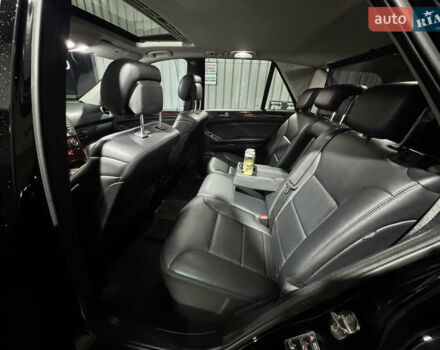 Черный Мерседес М-Класс, объемом двигателя 3.5 л и пробегом 196 тыс. км за 15000 $, фото 41 на Automoto.ua