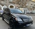 Черный Мерседес М-Класс, объемом двигателя 3.5 л и пробегом 100 тыс. км за 15000 $, фото 8 на Automoto.ua