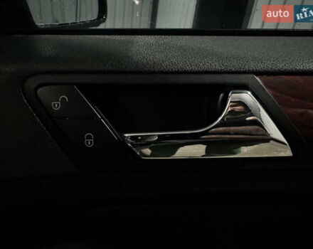 Черный Мерседес М-Класс, объемом двигателя 3.5 л и пробегом 196 тыс. км за 15000 $, фото 24 на Automoto.ua