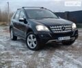 Черный Мерседес М-Класс, объемом двигателя 3.5 л и пробегом 220 тыс. км за 8000 $, фото 1 на Automoto.ua
