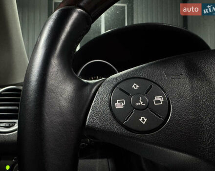 Черный Мерседес М-Класс, объемом двигателя 3.5 л и пробегом 196 тыс. км за 15000 $, фото 10 на Automoto.ua