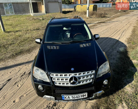 Черный Мерседес М-Класс, объемом двигателя 5.5 л и пробегом 310 тыс. км за 14000 $, фото 7 на Automoto.ua