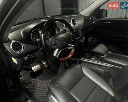 Черный Мерседес М-Класс, объемом двигателя 3.5 л и пробегом 196 тыс. км за 15000 $, фото 20 на Automoto.ua