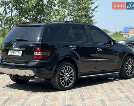 Черный Мерседес М-Класс, объемом двигателя 3.5 л и пробегом 287 тыс. км за 10500 $, фото 6 на Automoto.ua